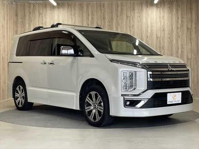 デリカD:5 アーバンギア G パワーパッケージ 純正10型ナビ 後席モニター 全方位カメラ E-アシスト 8人乗 4WD 禁煙車 レーダークルーズコントロール 衝突軽減ブレーキ レーンキープアシスト オートエアコン Wエアコン シートヒーター(19枚目)