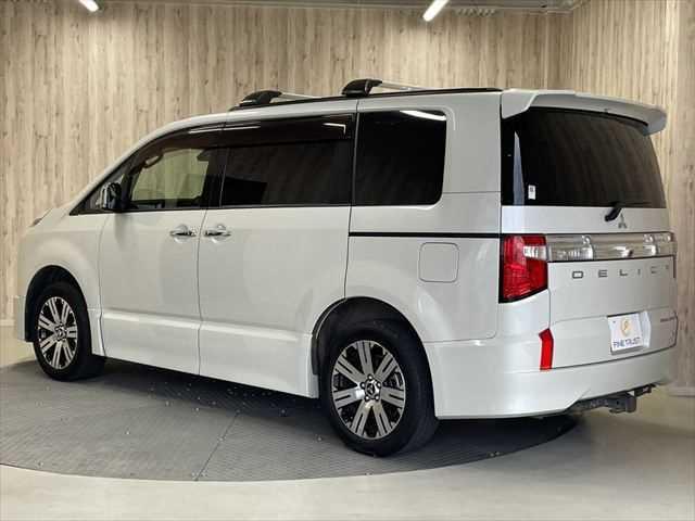 デリカD:5 アーバンギア G パワーパッケージ 純正10型ナビ 後席モニター 全方位カメラ E-アシスト 8人乗 4WD 禁煙車 レーダークルーズコントロール 衝突軽減ブレーキ レーンキープアシスト オートエアコン Wエアコン シートヒーター(23枚目)