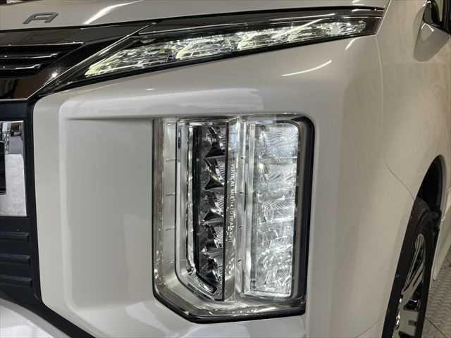 デリカD:5 アーバンギア G パワーパッケージ 純正10型ナビ 後席モニター 全方位カメラ E-アシスト 8人乗 4WD 禁煙車 レーダークルーズコントロール 衝突軽減ブレーキ レーンキープアシスト オートエアコン Wエアコン シートヒーター(33枚目)