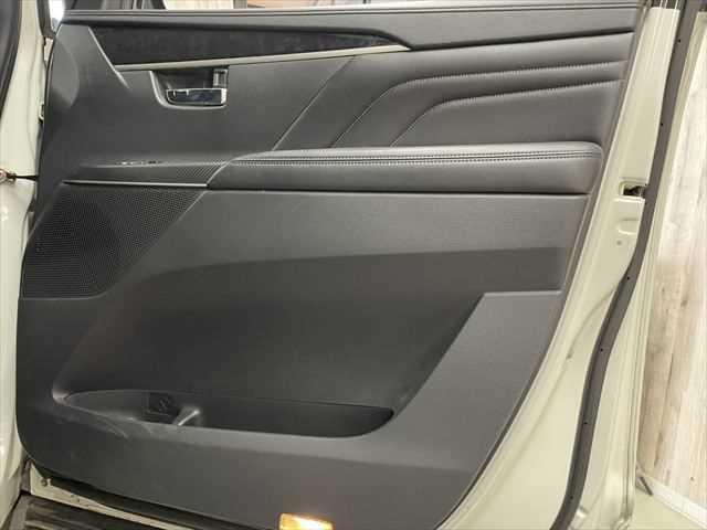 デリカD:5 アーバンギア G パワーパッケージ 純正10型ナビ 後席モニター 全方位カメラ E-アシスト 8人乗 4WD 禁煙車 レーダークルーズコントロール 衝突軽減ブレーキ レーンキープアシスト オートエアコン Wエアコン シートヒーター(53枚目)