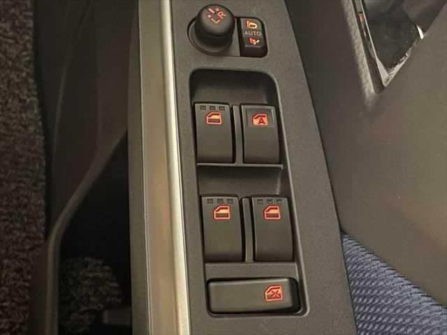 トール カスタムG リミテッドII SAIII ユーザー買取車 両側電動スライド 衝突軽減ブレーキ LEDヘッドライト バックカメラ 禁煙 ドライブレコーダー ETC 純正14インチアルミホイール パワーウィンドウ スマートキー Bluetooth(8枚目)