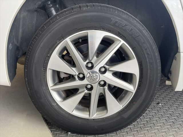 ヴェルファイアハイブリッド V 6ヶ月走行無制限保証付き Wサンルーフ 純正8型ナビ 両側パワースライドドア 電動リアゲート 寒冷地仕様 禁煙車 バックカメラ オットマン Wエアコン ETC 純正16インチアルミホイール クルコン(28枚目)