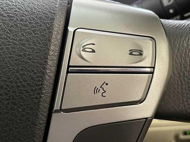 ヴェルファイアハイブリッド V 6ヶ月走行無制限保証付き Wサンルーフ 純正8型ナビ 両側パワースライドドア 電動リアゲート 寒冷地仕様 禁煙車 バックカメラ オットマン Wエアコン ETC 純正16インチアルミホイール クルコン(41枚目)