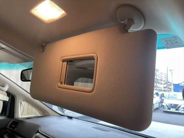 ヴェルファイアハイブリッド V 6ヶ月走行無制限保証付き Wサンルーフ 純正8型ナビ 両側パワースライドドア 電動リアゲート 寒冷地仕様 禁煙車 バックカメラ オットマン Wエアコン ETC 純正16インチアルミホイール クルコン(52枚目)