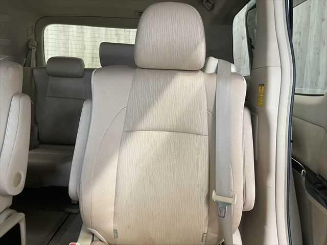 ヴェルファイアハイブリッド V 6ヶ月走行無制限保証付き Wサンルーフ 純正8型ナビ 両側パワースライドドア 電動リアゲート 寒冷地仕様 禁煙車 バックカメラ オットマン Wエアコン ETC 純正16インチアルミホイール クルコン(68枚目)