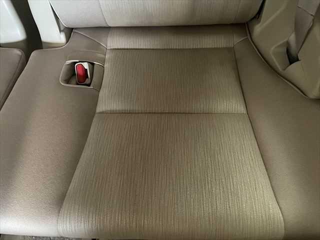 ヴェルファイアハイブリッド V 6ヶ月走行無制限保証付き Wサンルーフ 純正8型ナビ 両側パワースライドドア 電動リアゲート 寒冷地仕様 禁煙車 バックカメラ オットマン Wエアコン ETC 純正16インチアルミホイール クルコン(71枚目)