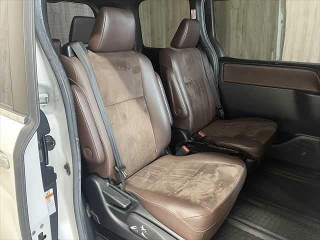 エスクァイア ハイブリッドGi プレミアムパッケージ 6ヶ月走行無制限保証付き モデリスタフルエアロ 11インチBIGX トヨタセーフティセンス 両側パワースライドドア LEDヘッドライト 禁煙車 クルコン バックカメラ 純正16型ナビ ETC スマキー(10枚目)