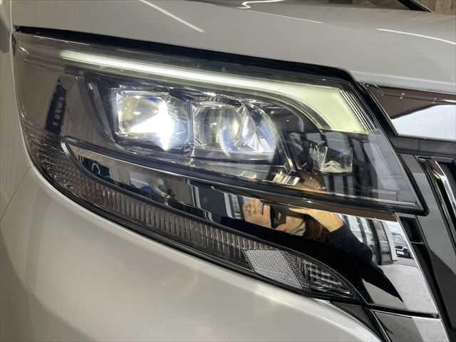 エスクァイア ハイブリッドGi プレミアムパッケージ 6ヶ月走行無制限保証付き モデリスタフルエアロ 11インチBIGX トヨタセーフティセンス 両側パワースライドドア LEDヘッドライト 禁煙車 クルコン バックカメラ 純正16型ナビ ETC スマキー(14枚目)