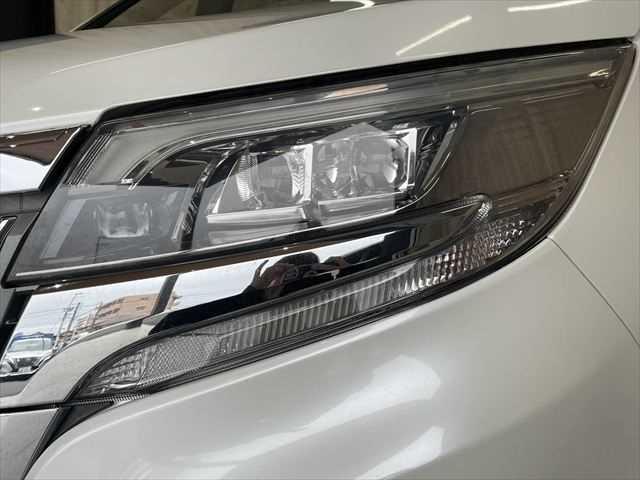 エスクァイア ハイブリッドGi プレミアムパッケージ 6ヶ月走行無制限保証付き モデリスタフルエアロ 11インチBIGX トヨタセーフティセンス 両側パワースライドドア LEDヘッドライト 禁煙車 クルコン バックカメラ 純正16型ナビ ETC スマキー(24枚目)