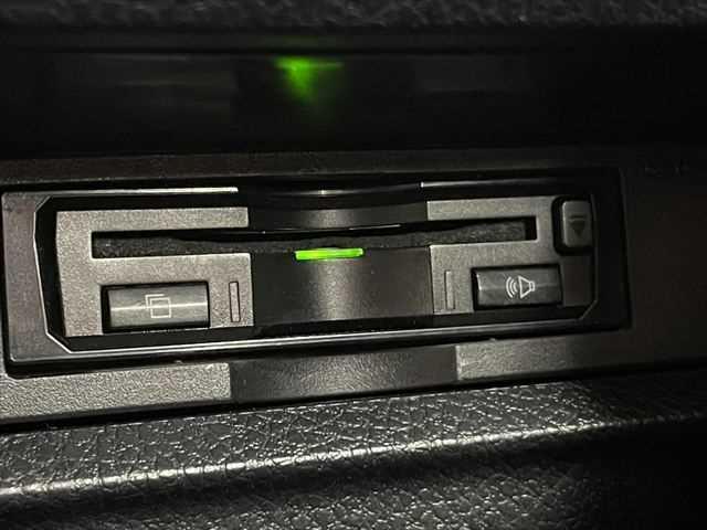 エスクァイア ハイブリッドGi プレミアムパッケージ 6ヶ月走行無制限保証付き モデリスタフルエアロ 11インチBIGX トヨタセーフティセンス 両側パワースライドドア LEDヘッドライト 禁煙車 クルコン バックカメラ 純正16型ナビ ETC スマキー(47枚目)