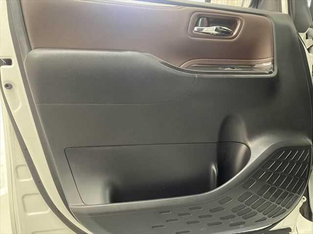 エスクァイア ハイブリッドGi プレミアムパッケージ 6ヶ月走行無制限保証付き モデリスタフルエアロ 11インチBIGX トヨタセーフティセンス 両側パワースライドドア LEDヘッドライト 禁煙車 クルコン バックカメラ 純正16型ナビ ETC スマキー(62枚目)