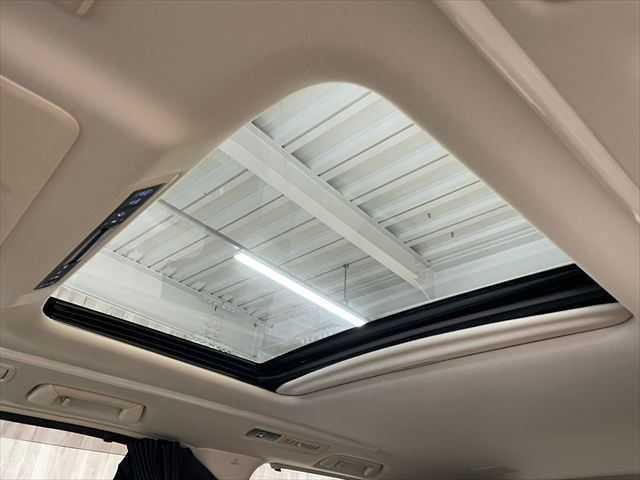 アルファードハイブリッド G 禁煙車 サンルーフ リアエンター JBLサウンド パノラミックビューM プリクラッシュS 禁煙車 両側電動スライド 衝突軽減ブレーキ レーダークルコン パワーバックドア ETC 4WD ドラレコ(8枚目)