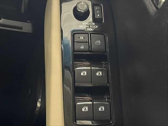 アルファードハイブリッド G 禁煙車 サンルーフ リアエンター JBLサウンド パノラミックビューM プリクラッシュS 禁煙車 両側電動スライド 衝突軽減ブレーキ レーダークルコン パワーバックドア ETC 4WD ドラレコ(11枚目)