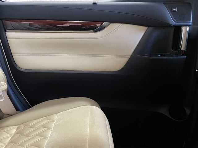 アルファードハイブリッド G 禁煙車 サンルーフ リアエンター JBLサウンド パノラミックビューM プリクラッシュS 禁煙車 両側電動スライド 衝突軽減ブレーキ レーダークルコン パワーバックドア ETC 4WD ドラレコ(67枚目)