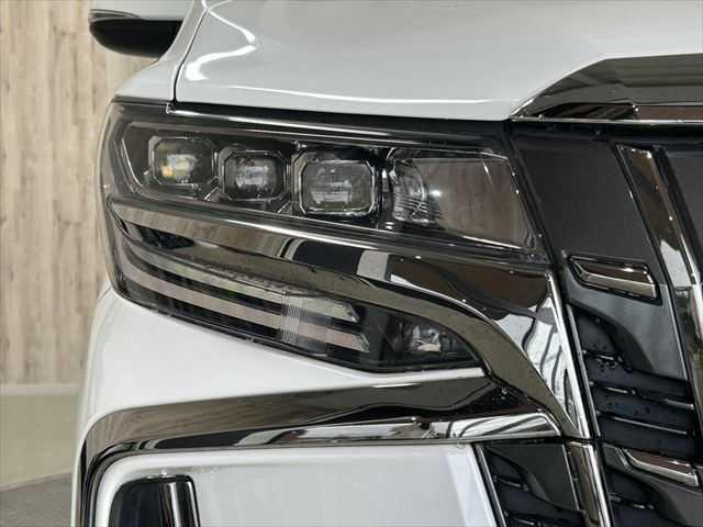 アルファード ２．５Ｓ　タイプゴールド　後期型　３眼ＬＥＤヘッドライト　９インチディスプレイオーディオＴＶ・ナビ　両側電動スライド　トヨタセーフティセンス　禁煙車　バックカメラ　オートマチックハイビーム　電動リアゲート　ハーフレザーシート（27枚目）