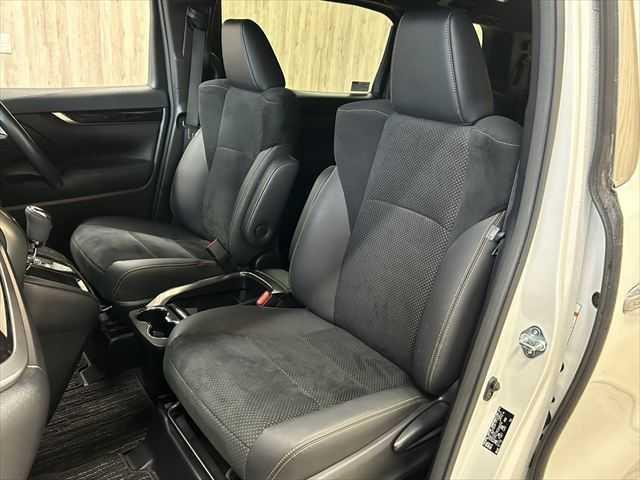 アルファード ２．５Ｓ　タイプゴールド　後期型　３眼ＬＥＤヘッドライト　９インチディスプレイオーディオＴＶ・ナビ　両側電動スライド　トヨタセーフティセンス　禁煙車　バックカメラ　オートマチックハイビーム　電動リアゲート　ハーフレザーシート（38枚目）