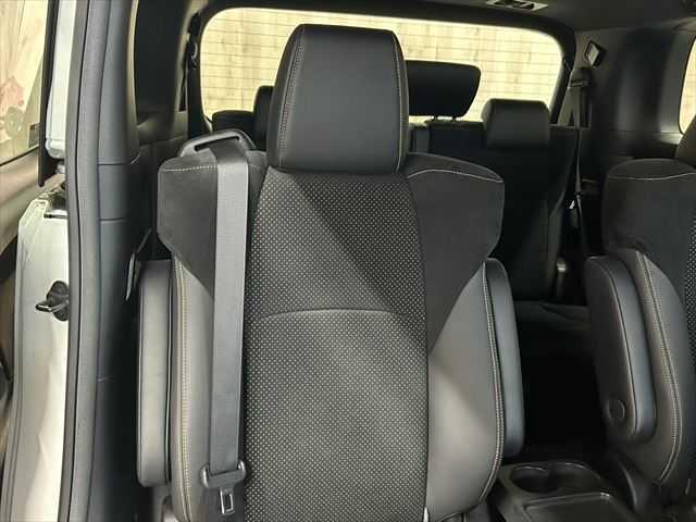 アルファード ２．５Ｓ　タイプゴールド　後期型　３眼ＬＥＤヘッドライト　９インチディスプレイオーディオＴＶ・ナビ　両側電動スライド　トヨタセーフティセンス　禁煙車　バックカメラ　オートマチックハイビーム　電動リアゲート　ハーフレザーシート（61枚目）