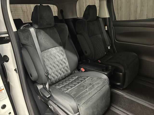 アルファード ２．５Ｓ　禁煙車　Ｗサンルーフ　モデリスタフルエアロ　１２．８インチフリップダウンモニター　１１型ＢＩＧＸ　マルチフォルケッタ２０ＡＷ　　トヨタセーフティセンス　レーダークルーズコントロール　両側電動スライド（14枚目）
