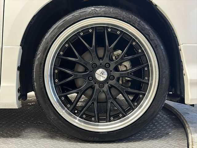 アルファード ２．５Ｓ　禁煙車　Ｗサンルーフ　モデリスタフルエアロ　１２．８インチフリップダウンモニター　１１型ＢＩＧＸ　マルチフォルケッタ２０ＡＷ　　トヨタセーフティセンス　レーダークルーズコントロール　両側電動スライド（34枚目）