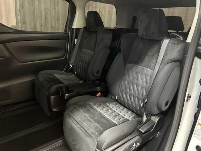 アルファード ２．５Ｓ　禁煙車　Ｗサンルーフ　モデリスタフルエアロ　１２．８インチフリップダウンモニター　１１型ＢＩＧＸ　マルチフォルケッタ２０ＡＷ　　トヨタセーフティセンス　レーダークルーズコントロール　両側電動スライド（41枚目）
