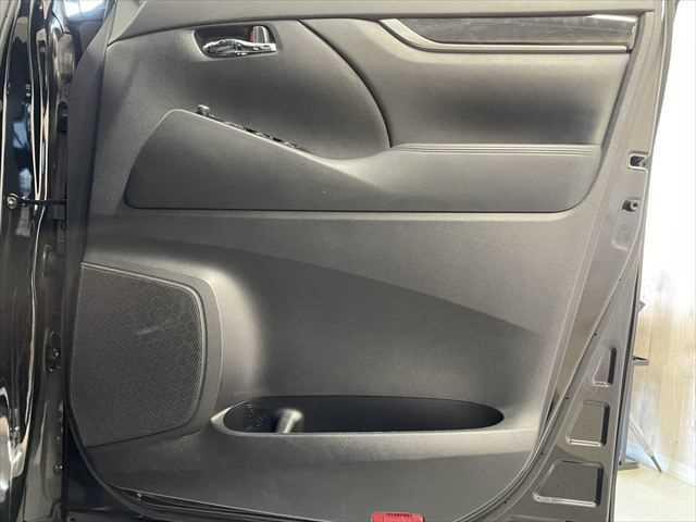 アルファード 2.5S タイプゴールド 禁煙車 12インチ後席モニター モデリスタフルエアロ 9インチディスプレイオーディオTV・DVD・ナビ機能 三眼LEDヘッド 電動リアゲート フルセグTV ハーフレザー 両側電動スライド 衝突軽減(58枚目)