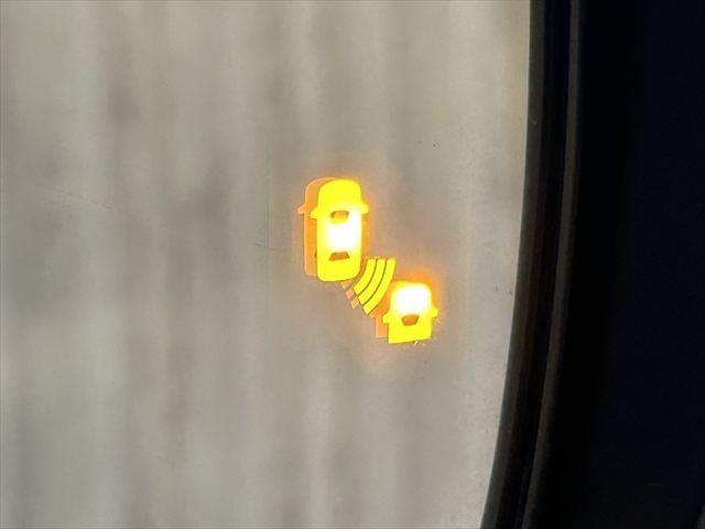 セレナ e-POWER ハイウェイスターV 後期 純正10インチナビ デジタルインナーミラー プロパイロット 全周囲カメラ 禁煙車 ドライブレコーダー 衝突軽減ブレーキ コーナーセンサー BSM オートエアコン Wエアコン(9枚目)