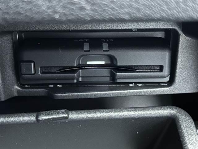 セレナ e-POWER ハイウェイスターV 後期 純正10インチナビ デジタルインナーミラー プロパイロット 全周囲カメラ 禁煙車 ドライブレコーダー 衝突軽減ブレーキ コーナーセンサー BSM オートエアコン Wエアコン(44枚目)