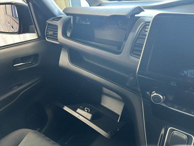 セレナ e-POWER ハイウェイスターV 後期 純正10インチナビ デジタルインナーミラー プロパイロット 全周囲カメラ 禁煙車 ドライブレコーダー 衝突軽減ブレーキ コーナーセンサー BSM オートエアコン Wエアコン(49枚目)