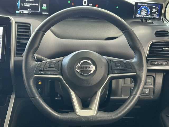 セレナ e-パワー XV 6ヶ月走行距離無制限保証付 10型フリップダウン 9型ナビ アラウンドビューモニター エマージェンシーブレーキ 両側電動スライド 禁煙車 LEDヘッド パーキングアシスト クルコン スマートキー(15枚目)