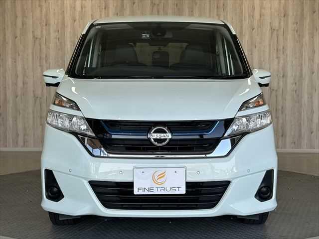 セレナ e-パワー XV 6ヶ月走行距離無制限保証付 10型フリップダウン 9型ナビ アラウンドビューモニター エマージェンシーブレーキ 両側電動スライド 禁煙車 LEDヘッド パーキングアシスト クルコン スマートキー(18枚目)