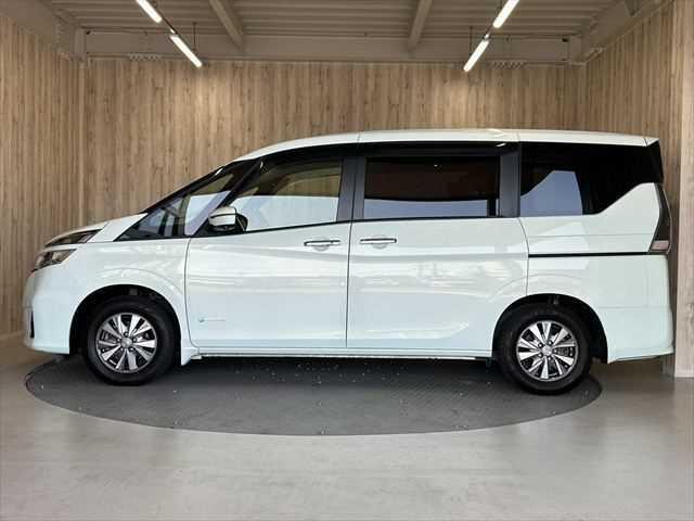 セレナ e-パワー XV 6ヶ月走行距離無制限保証付 10型フリップダウン 9型ナビ アラウンドビューモニター エマージェンシーブレーキ 両側電動スライド 禁煙車 LEDヘッド パーキングアシスト クルコン スマートキー(24枚目)