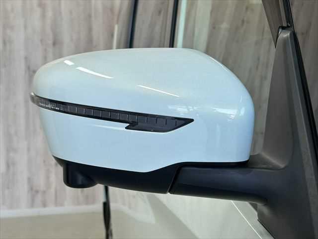 セレナ e-パワー XV 6ヶ月走行距離無制限保証付 10型フリップダウン 9型ナビ アラウンドビューモニター エマージェンシーブレーキ 両側電動スライド 禁煙車 LEDヘッド パーキングアシスト クルコン スマートキー(28枚目)