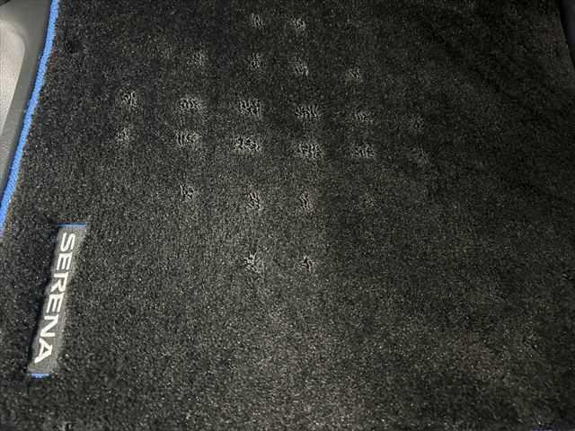 セレナ e-パワー XV 6ヶ月走行距離無制限保証付 10型フリップダウン 9型ナビ アラウンドビューモニター エマージェンシーブレーキ 両側電動スライド 禁煙車 LEDヘッド パーキングアシスト クルコン スマートキー(52枚目)