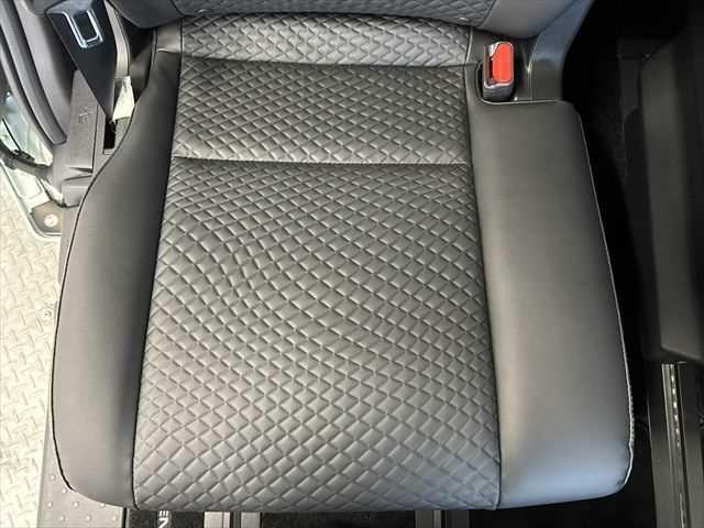 セレナ e-パワー XV 6ヶ月走行距離無制限保証付 10型フリップダウン 9型ナビ アラウンドビューモニター エマージェンシーブレーキ 両側電動スライド 禁煙車 LEDヘッド パーキングアシスト クルコン スマートキー(58枚目)