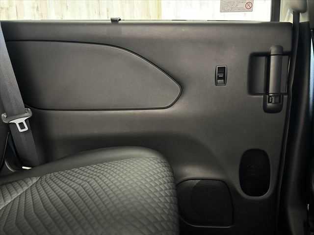 セレナ e-パワー XV 6ヶ月走行距離無制限保証付 10型フリップダウン 9型ナビ アラウンドビューモニター エマージェンシーブレーキ 両側電動スライド 禁煙車 LEDヘッド パーキングアシスト クルコン スマートキー(64枚目)