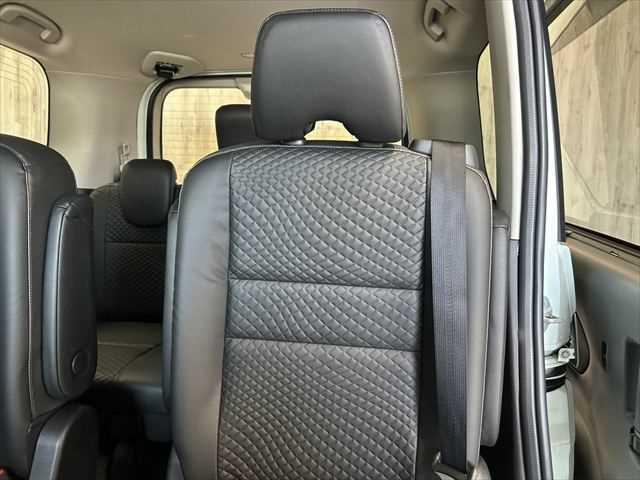 セレナ e-パワー XV 6ヶ月走行距離無制限保証付 10型フリップダウン 9型ナビ アラウンドビューモニター エマージェンシーブレーキ 両側電動スライド 禁煙車 LEDヘッド パーキングアシスト クルコン スマートキー(65枚目)