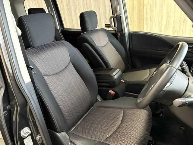 セレナ ハイウェイスターＳ－ＨＶアドバンスドセーフティパック　６ヶ月走行無制限保証付き　純正８インチナビ　後席モニター　両側電動スライドドア　ＬＥＤヘッドライト　クルーズコントロール　禁煙車　アラウンドビュー　ＤＶＤ再生　　フルセグＴＶ　　衝突軽減ブレーキ（8枚目）