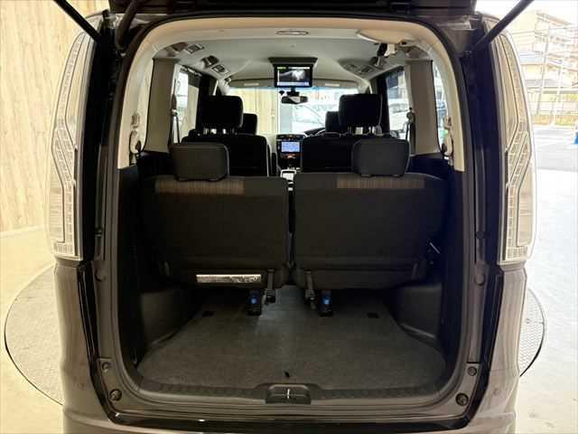 セレナ ハイウェイスターＳ－ＨＶアドバンスドセーフティパック　６ヶ月走行無制限保証付き　純正８インチナビ　後席モニター　両側電動スライドドア　ＬＥＤヘッドライト　クルーズコントロール　禁煙車　アラウンドビュー　ＤＶＤ再生　　フルセグＴＶ　　衝突軽減ブレーキ（11枚目）