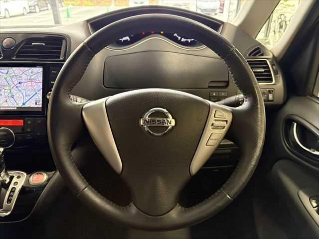 セレナ ハイウェイスターＳ－ＨＶアドバンスドセーフティパック　６ヶ月走行無制限保証付き　純正８インチナビ　後席モニター　両側電動スライドドア　ＬＥＤヘッドライト　クルーズコントロール　禁煙車　アラウンドビュー　ＤＶＤ再生　　フルセグＴＶ　　衝突軽減ブレーキ（12枚目）