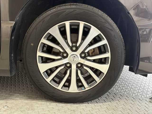 セレナ ハイウェイスターＳ－ＨＶアドバンスドセーフティパック　６ヶ月走行無制限保証付き　純正８インチナビ　後席モニター　両側電動スライドドア　ＬＥＤヘッドライト　クルーズコントロール　禁煙車　アラウンドビュー　ＤＶＤ再生　　フルセグＴＶ　　衝突軽減ブレーキ（14枚目）