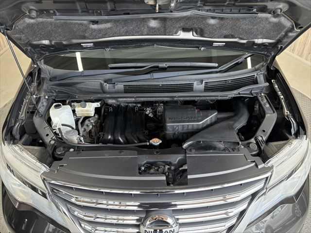 セレナ ハイウェイスターＳ－ＨＶアドバンスドセーフティパック　６ヶ月走行無制限保証付き　純正８インチナビ　後席モニター　両側電動スライドドア　ＬＥＤヘッドライト　クルーズコントロール　禁煙車　アラウンドビュー　ＤＶＤ再生　　フルセグＴＶ　　衝突軽減ブレーキ（30枚目）