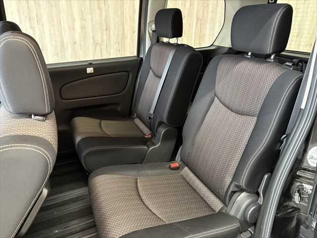 セレナ ハイウェイスターＳ－ＨＶアドバンスドセーフティパック　６ヶ月走行無制限保証付き　純正８インチナビ　後席モニター　両側電動スライドドア　ＬＥＤヘッドライト　クルーズコントロール　禁煙車　アラウンドビュー　ＤＶＤ再生　　フルセグＴＶ　　衝突軽減ブレーキ（33枚目）