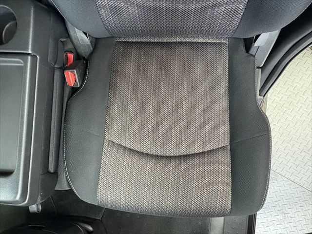 セレナ ハイウェイスターＳ－ＨＶアドバンスドセーフティパック　６ヶ月走行無制限保証付き　純正８インチナビ　後席モニター　両側電動スライドドア　ＬＥＤヘッドライト　クルーズコントロール　禁煙車　アラウンドビュー　ＤＶＤ再生　　フルセグＴＶ　　衝突軽減ブレーキ（59枚目）