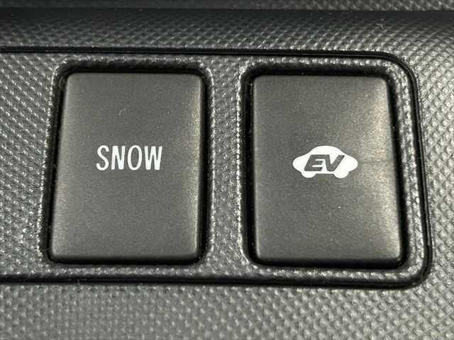 エスティマハイブリッド アエラス 6ヶ月走行距離無制限保証付き 後席モニター 両側電動スライド 4WD HIDヘッド 8インチナビ フルセグTV Bluetooth DVD再生 クルーズコントロール スマートキー 1500W給電(8枚目)