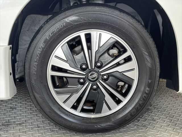 セレナ ｅ－パワー　ハイウェイスターＶ　６ヶ月走行無制限保証付き　後期最終型　プロパイロット　８インチナビ　両側電動スライド　禁煙車　アラウンドビューカメラ　ＬＥＤヘッド　ＢＳＭ　純正１５インチＡＷ　フルセグＴＶ　ＥＴＣ　ドライブレコーダー（15枚目）