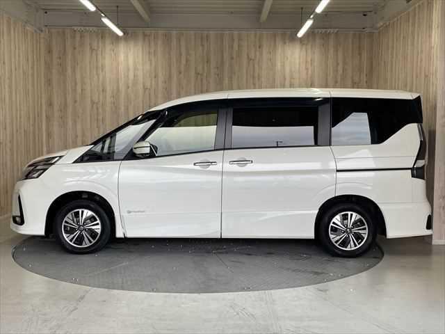 セレナ ｅ－パワー　ハイウェイスターＶ　６ヶ月走行無制限保証付き　後期最終型　プロパイロット　８インチナビ　両側電動スライド　禁煙車　アラウンドビューカメラ　ＬＥＤヘッド　ＢＳＭ　純正１５インチＡＷ　フルセグＴＶ　ＥＴＣ　ドライブレコーダー（22枚目）