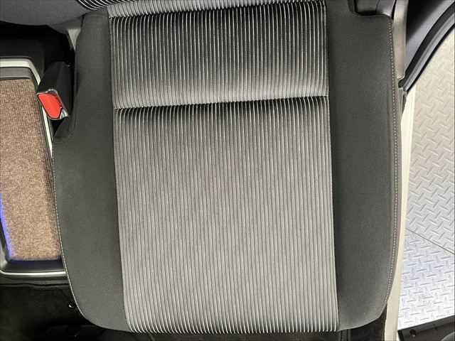 セレナ ｅ－パワー　ハイウェイスターＶ　６ヶ月走行無制限保証付き　後期最終型　プロパイロット　８インチナビ　両側電動スライド　禁煙車　アラウンドビューカメラ　ＬＥＤヘッド　ＢＳＭ　純正１５インチＡＷ　フルセグＴＶ　ＥＴＣ　ドライブレコーダー（64枚目）