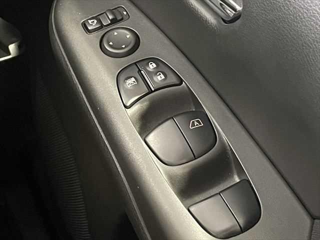 セレナ ｅ－パワー　ＸＶ　６ヶ月走行無制限保証付き　エマージェンシーブレーキ　アラウンドビューカメラ　禁煙車　両側電動電動スライド　前後クリアランスソナー　ドライブレコーダー　ＥＴＣ　ＳＤナビ　スマートキー　Ｂｌｕｅｔｏｏｔｈ（8枚目）