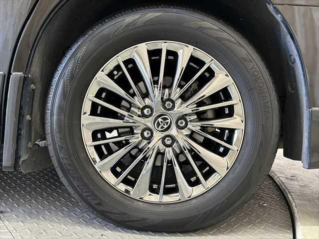 ヴェルファイアハイブリッド エグゼクティブラウンジＺ　６ヶ月走行距離無制限保証付　Ｗサンルーフ　後席モニター　ＴＲＤフルエアロ　ホワイトナッパ革シート　全方位カメラ　禁煙車　ＪＢＬサウンド　デジタルインナーミラー　シートベンチレーション　両側電動スライド（16枚目）