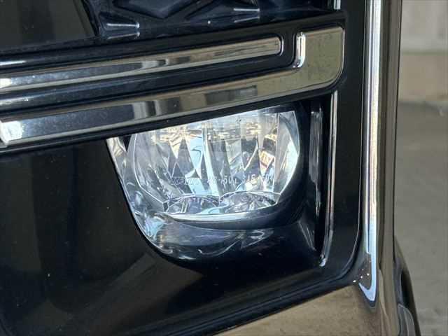 ヴェルファイアハイブリッド エグゼクティブラウンジＺ　６ヶ月走行距離無制限保証付　Ｗサンルーフ　後席モニター　ＴＲＤフルエアロ　ホワイトナッパ革シート　全方位カメラ　禁煙車　ＪＢＬサウンド　デジタルインナーミラー　シートベンチレーション　両側電動スライド（26枚目）